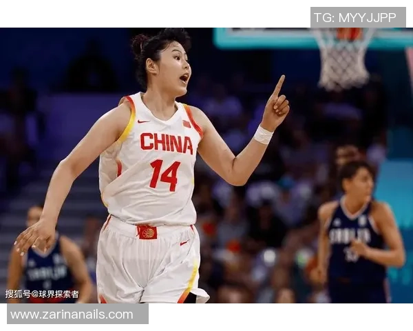 李月汝首秀震撼全场代表Mist队出战近7分钟贡献3分5板表现出色 李月汝首秀震撼全场代表Mist队出战近7分钟贡献3分5板表现出色